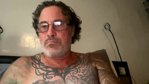 Snapshot of specter1972 chatting on 11/09/25, 01:37 specter1972 online show from 11/09/25, 01:37