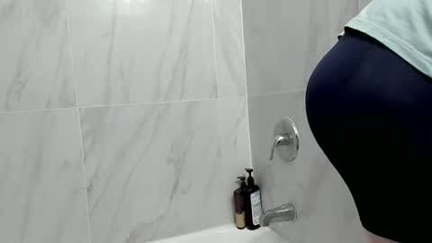 Snapshot of spencergndxxx chatting on 10/31/25, 12:11 spencergndxxx online show from 10/31/25, 12:11