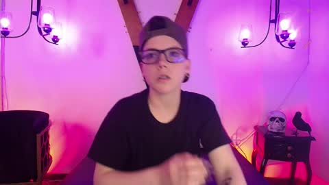 spencerm_ online show from 11/17/25, 08:47