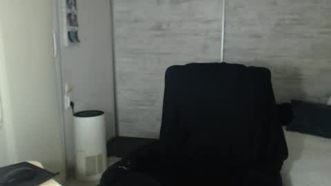 Carla online show from 11/10/25, 04:28