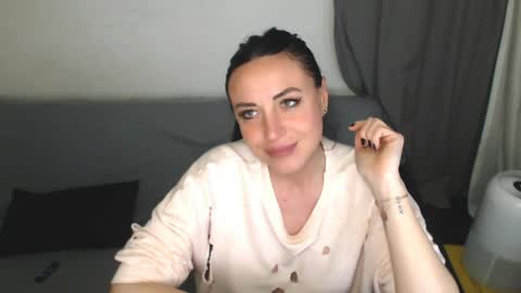Carla online show from 04/15/26, 07:58