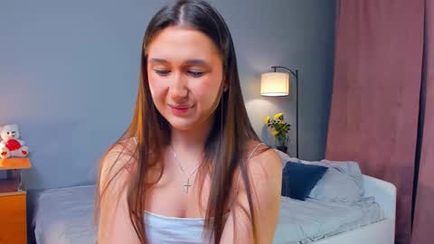 Snapshot of spiceofalex chatting on 12/14/25, 07:07 Elva online show from 12/14/25, 07:07