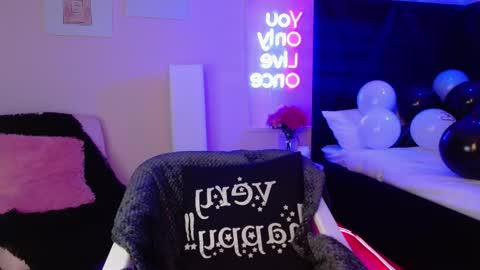 scarlett online show from 10/26/25, 01:06