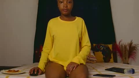 Snapshot of spicy_angels chatting on 11/20/25, 10:37 Quinter Cheeky online show from 11/20/25, 10:37