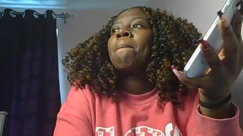 Snapshot of spicy_cherrie chatting on 06/25/26, 12:53 cherrie online show from 06/25/26, 12:53