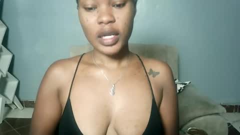 Snapshot of spicy_kerrine chatting on 03/04/25, 02:38 Spicy kerrine online show from 03/04/25, 02:38