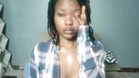 Snapshot of spicy_kerrine chatting on 03/06/25, 09:25 Spicy kerrine online show from 03/06/25, 09:25