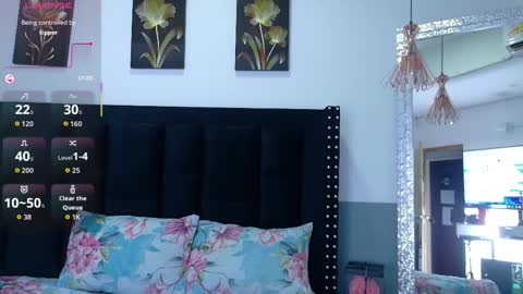 Snapshot of spicycolombianmom chatting on 05/18/26, 12:44 spicycolombianmom online show from 05/18/26, 12:44