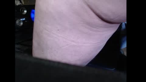 Snapshot of spider19752020 chatting on 04/15/26, 05:53 bri and mags fun room online show from 04/15/26, 05:53