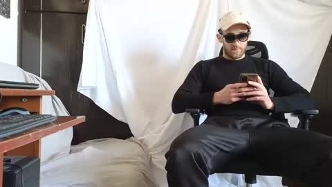 Marco. When Im offline you can view premium content in bio online show from 11/16/25, 08:53