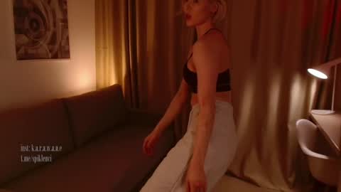 Snapshot of spiklencii chatting on 02/26/25, 05:50 Elizabeth online show from 02/26/25, 05:50