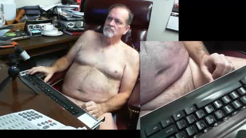 Snapshot of spitfire1964 chatting on 03/12/25, 09:35 Spitfire online show from 03/12/25, 09:35