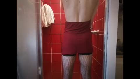 Snapshot of splafy chatting on 01/06/26, 04:00 ellie online show from 01/06/26, 04:00