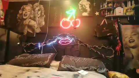 Snapshot of splashh_queen420 chatting on 02/21/26, 03:29 Daddy His Splash Queen online show from 02/21/26, 03:29