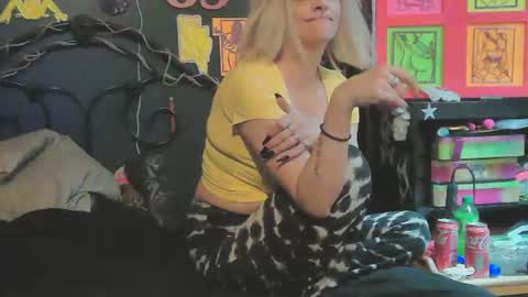 Snapshot of splashh_queen420 chatting on 04/04/26, 10:51 Daddy His Splash Queen online show from 04/04/26, 10:51