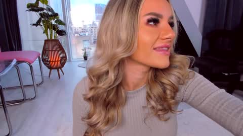 Anna online show from 12/20/24, 01:11