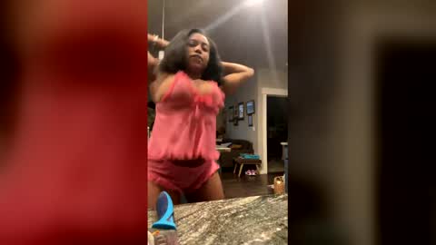 Snapshot of spoilprincesschloee chatting on 12/20/25, 11:23 spoilprincesschloee online show from 12/20/25, 11:23