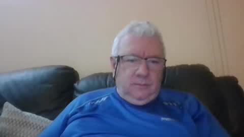 Snapshot of springtine chatting on 05/16/26, 12:18 springtine online show from 05/16/26, 12:18