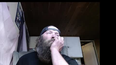 Snapshot of squegly chatting on 04/04/26, 10:24 Bryan online show from 04/04/26, 10:24