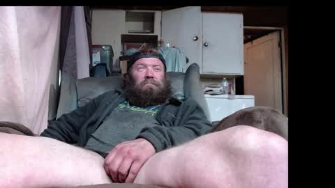 Snapshot of squegly chatting on 04/12/26, 02:22 Bryan online show from 04/12/26, 02:22