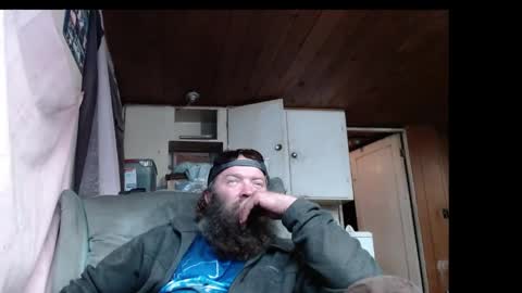 Snapshot of squegly chatting on 04/19/26, 06:35 Bryan online show from 04/19/26, 06:35