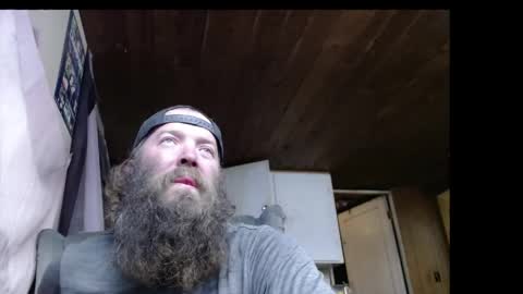 Snapshot of squegly chatting on 04/26/26, 06:22 Bryan online show from 04/26/26, 06:22
