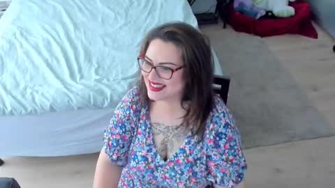 Snapshot of squirt_kimmm chatting on 11/13/25, 10:14 Kim online show from 11/13/25, 10:14