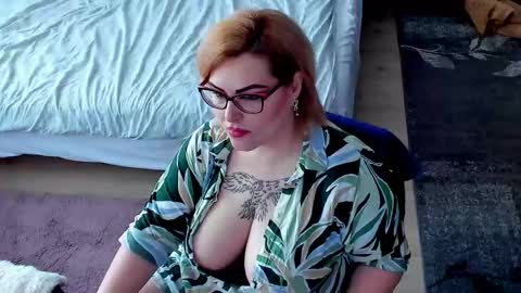 Snapshot of squirt_kimmm chatting on 03/03/26, 09:37 Kim online show from 03/03/26, 09:37