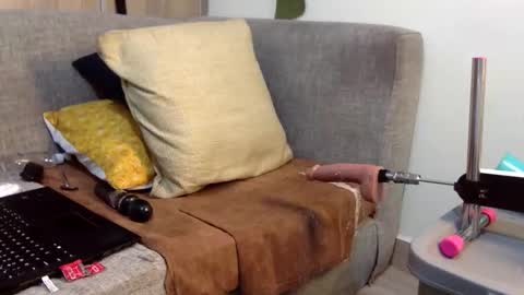 slutty online show from 05/31/26, 06:09