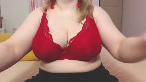  Lily  online show from 04/04/26, 08:17