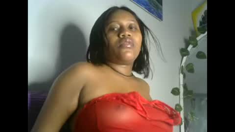Snapshot of squirtqueen333 chatting on 12/02/24, 11:51 shana online show from 12/02/24, 11:51