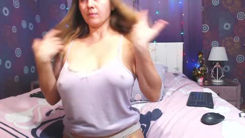 Snapshot of squirtyjess chatting on 12/25/24, 06:52 just Jess online show from 12/25/24, 06:52