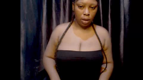 Snapshot of squirtyqueenxx chatting on 09/16/25, 01:34 gold online show from 09/16/25, 01:34
