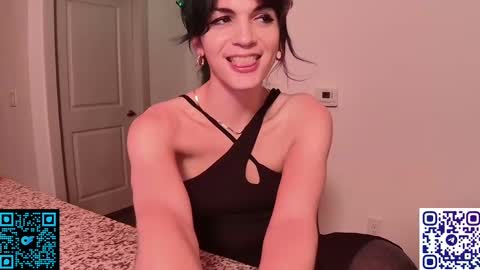Snapshot of squrlgurl chatting on 02/18/25, 01:54 Earthling Gurl Michelle Allergy online show from 02/18/25, 01:54