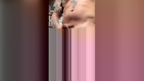 Snapshot of sqzxriehlqqw chatting on 03/13/26, 05:08 Luv2Cum4u online show from 03/13/26, 05:08