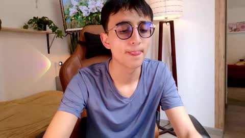 Snapshot of sr_evann chatting on 03/08/26, 05:28 sr_evann online show from 03/08/26, 05:28