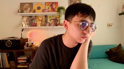 Snapshot of sr_evann chatting on 03/14/26, 04:45 sr_evann online show from 03/14/26, 04:45