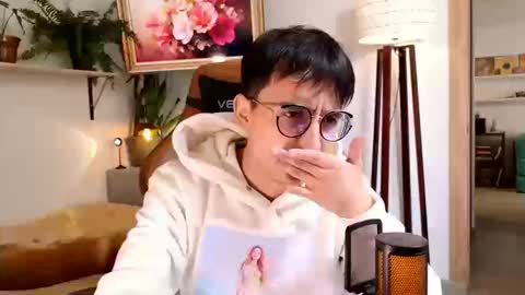 Snapshot of sr_evann chatting on 03/19/26, 04:44 sr_evann online show from 03/19/26, 04:44