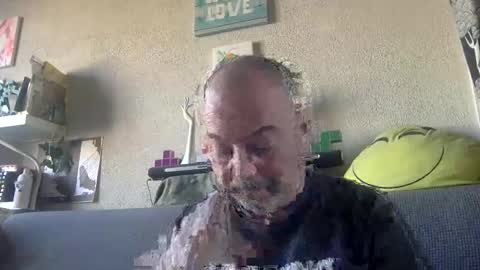 Snapshot of srekos38 chatting on 12/17/24, 12:00 srekos38 online show from 12/17/24, 12:00