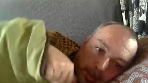 Snapshot of srekos38 chatting on 02/20/25, 12:15 srekos38 online show from 02/20/25, 12:15