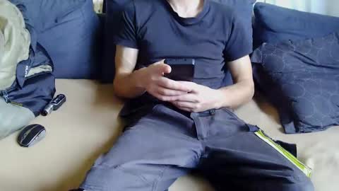 Snapshot of srevinu chatting on 11/25/25, 09:42 Srevinu online show from 11/25/25, 09:42