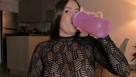 Sophie 3 online show from 11/18/25, 12:27