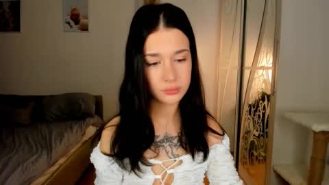 Snapshot of ssash1mii chatting on 12/22/25, 10:29 Hey guys i miss you so much online show from 12/22/25, 10:29