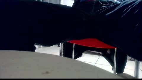 Snapshot of ssenzo chatting on 12/17/24, 06:53 ssenzo online show from 12/17/24, 06:53