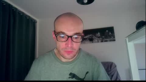 Snapshot of ssenzo chatting on 12/23/24, 08:11 ssenzo online show from 12/23/24, 08:11