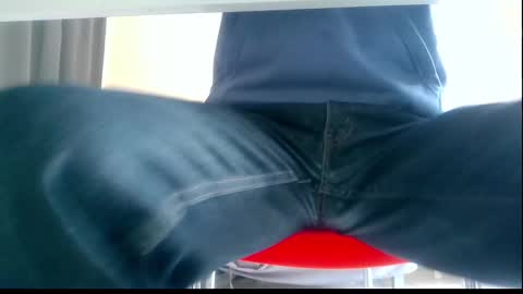 Snapshot of ssenzo chatting on 12/25/24, 02:23 ssenzo online show from 12/25/24, 02:23