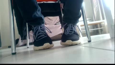 Snapshot of ssenzo chatting on 12/14/25, 09:14 ssenzo online show from 12/14/25, 09:14