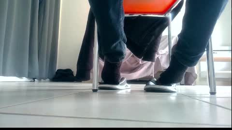 Snapshot of ssenzo chatting on 12/15/25, 09:35 ssenzo online show from 12/15/25, 09:35