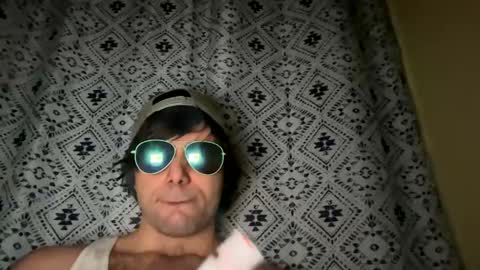 Snapshot of sshhjjnnss chatting on 03/05/25, 04:46 sshhjjnnss online show from 03/05/25, 04:46