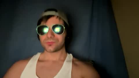 Snapshot of sshhjjnnss chatting on 09/10/25, 04:18 sshhjjnnss online show from 09/10/25, 04:18